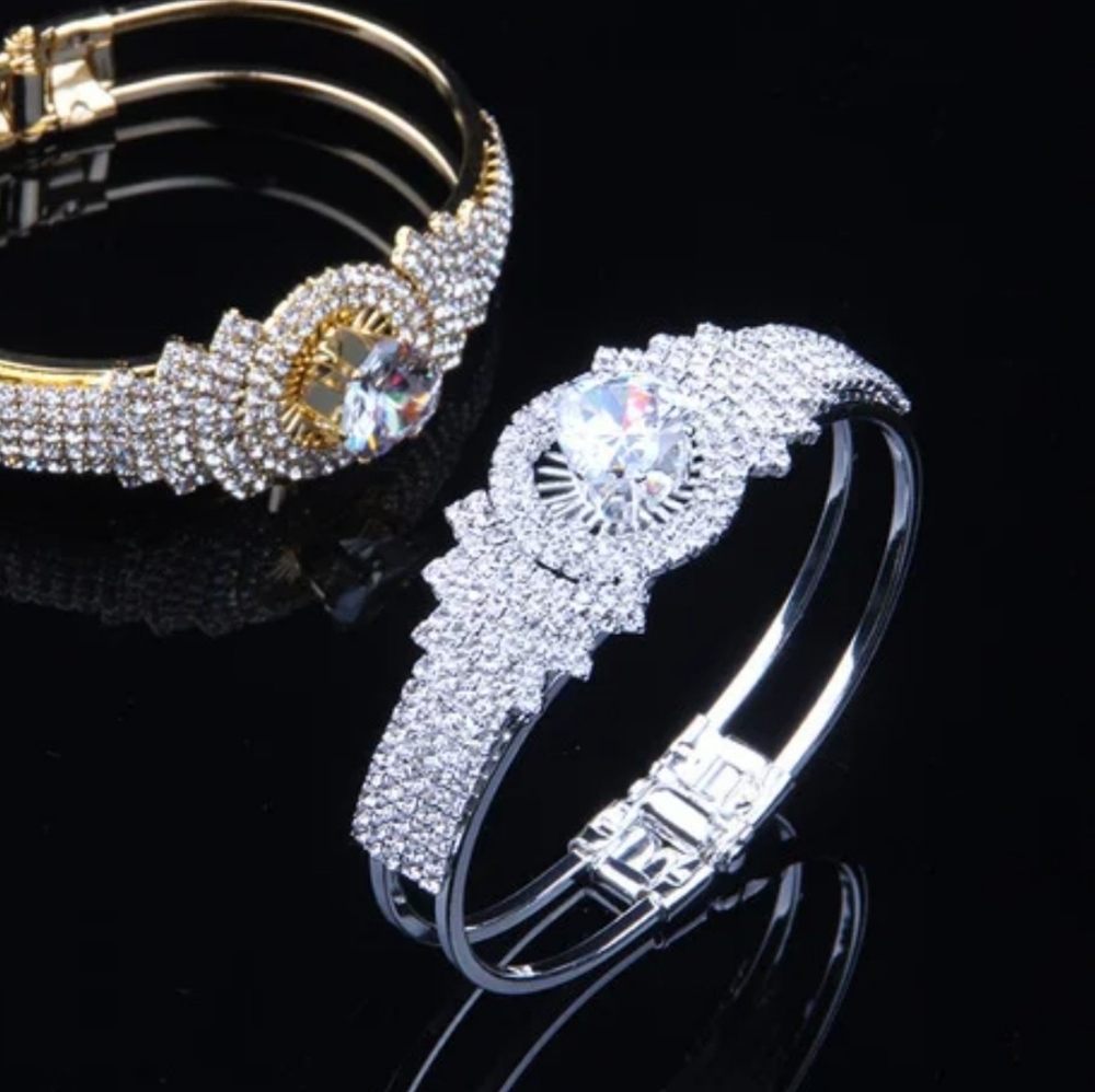 8 Carat Diamond Heart Bracelet - Picture 4 of 7